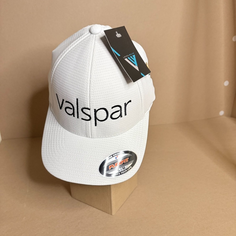 NWT Levelwear Valspar Flexfit AirWave White Golf Hat Cap S/M Performance